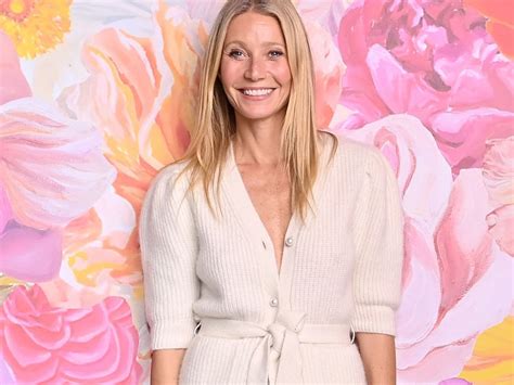 gwyneth paltrow naked|Gwyneth Paltrow Naked In Gold Paint For 50th Birthday: Photos ...